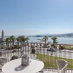 V77 Seafront *