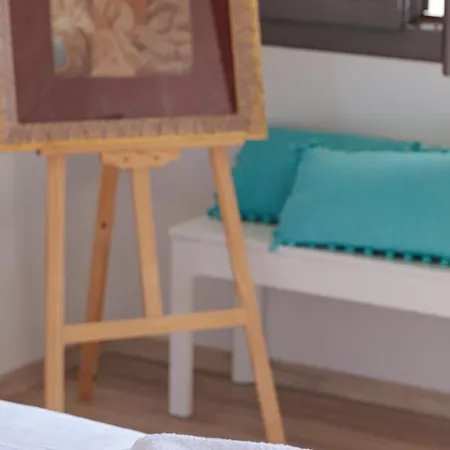 V77 Seafront Appartement *