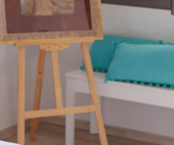 V77 Seafront Apartment *