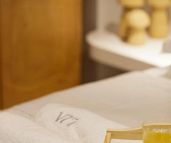 V77 Seafront Apartment