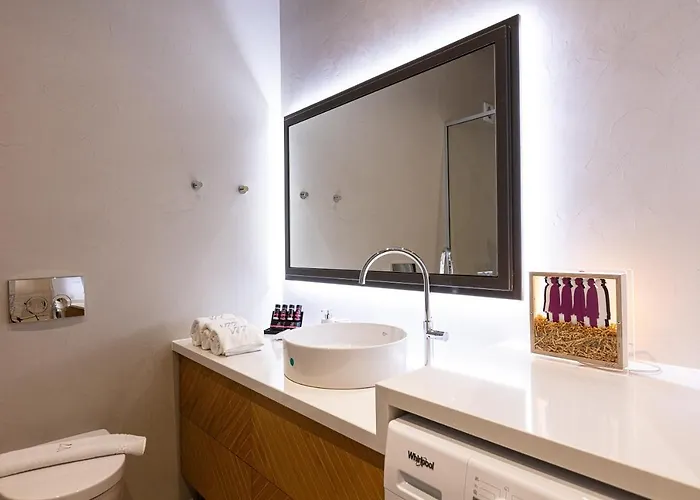 V77 Seafront Apartment