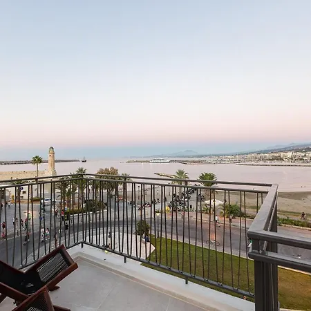V77 Seafront Appartement