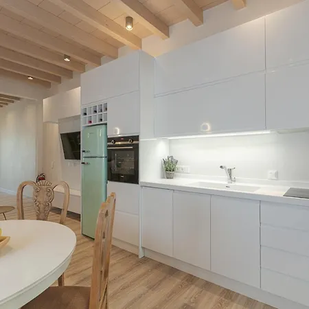 V77 Seafront Appartement