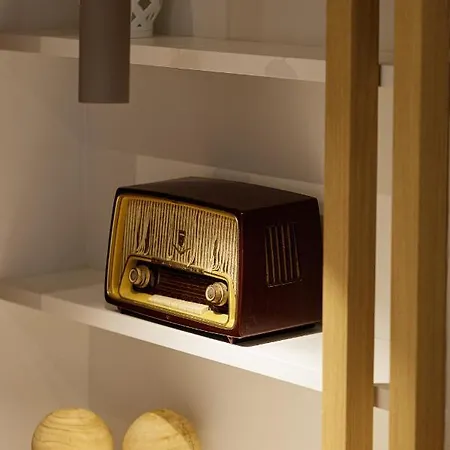 V77 Seafront Апартаменты