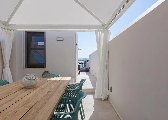 V77 Seafront Appartamento *